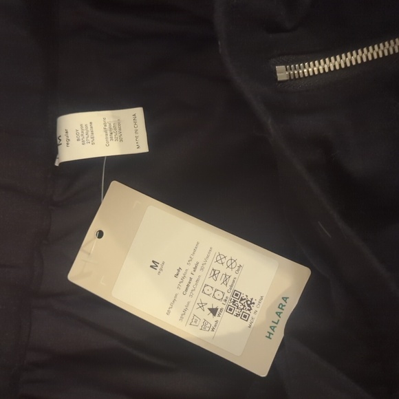 NWTs! Black Halara High-Waisted zipper skirt - Picture 2 of 2